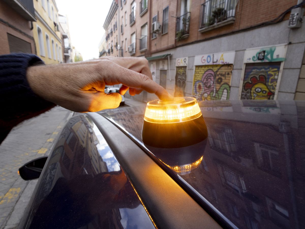 ¿Qué es el nuevo Decreto 450/2025 y por qué tu baliza V16 conectada es clave?